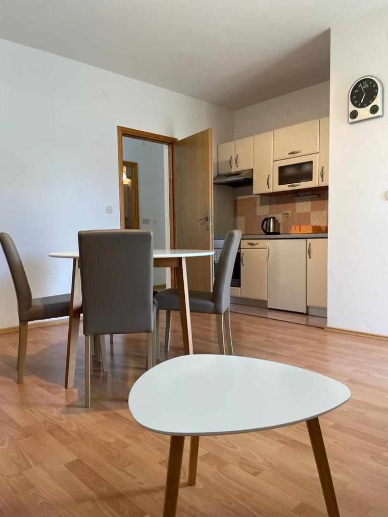 Apartment Place 2 Stay Hvar Town Eksteriør billede